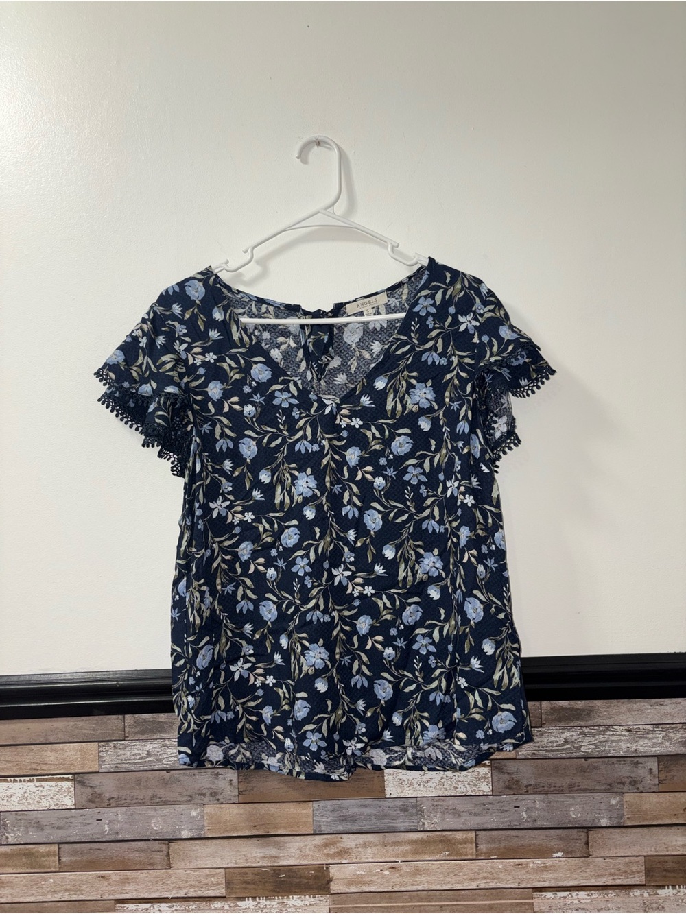 Angels Navy Floral V-Neck Blouse with Lace-Trim Flutter Sleeves Small NWT